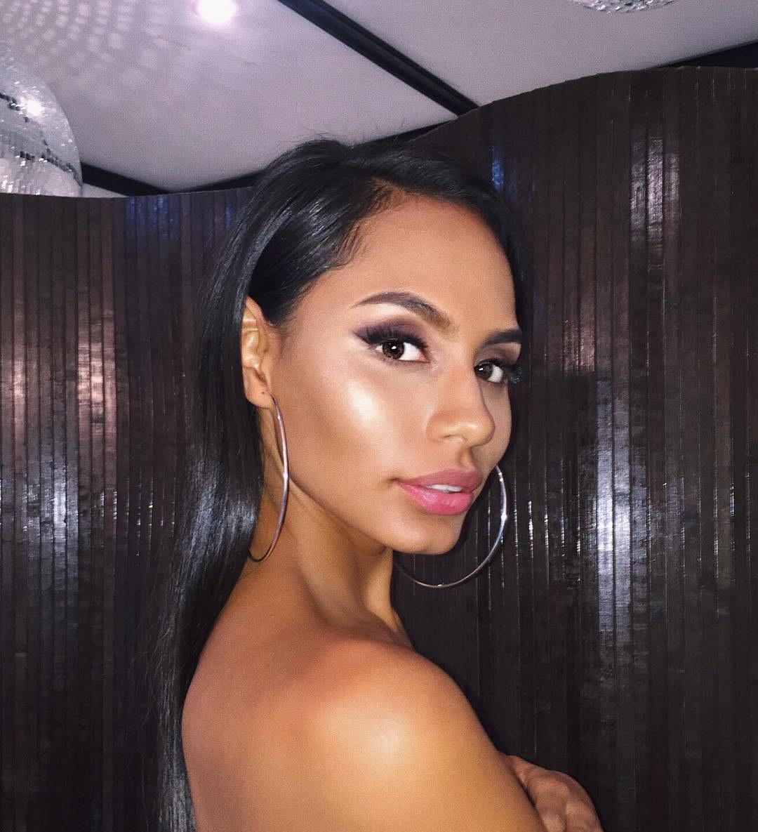 Рина привлекательная девушка из Ленинградской цена от 3500 руб