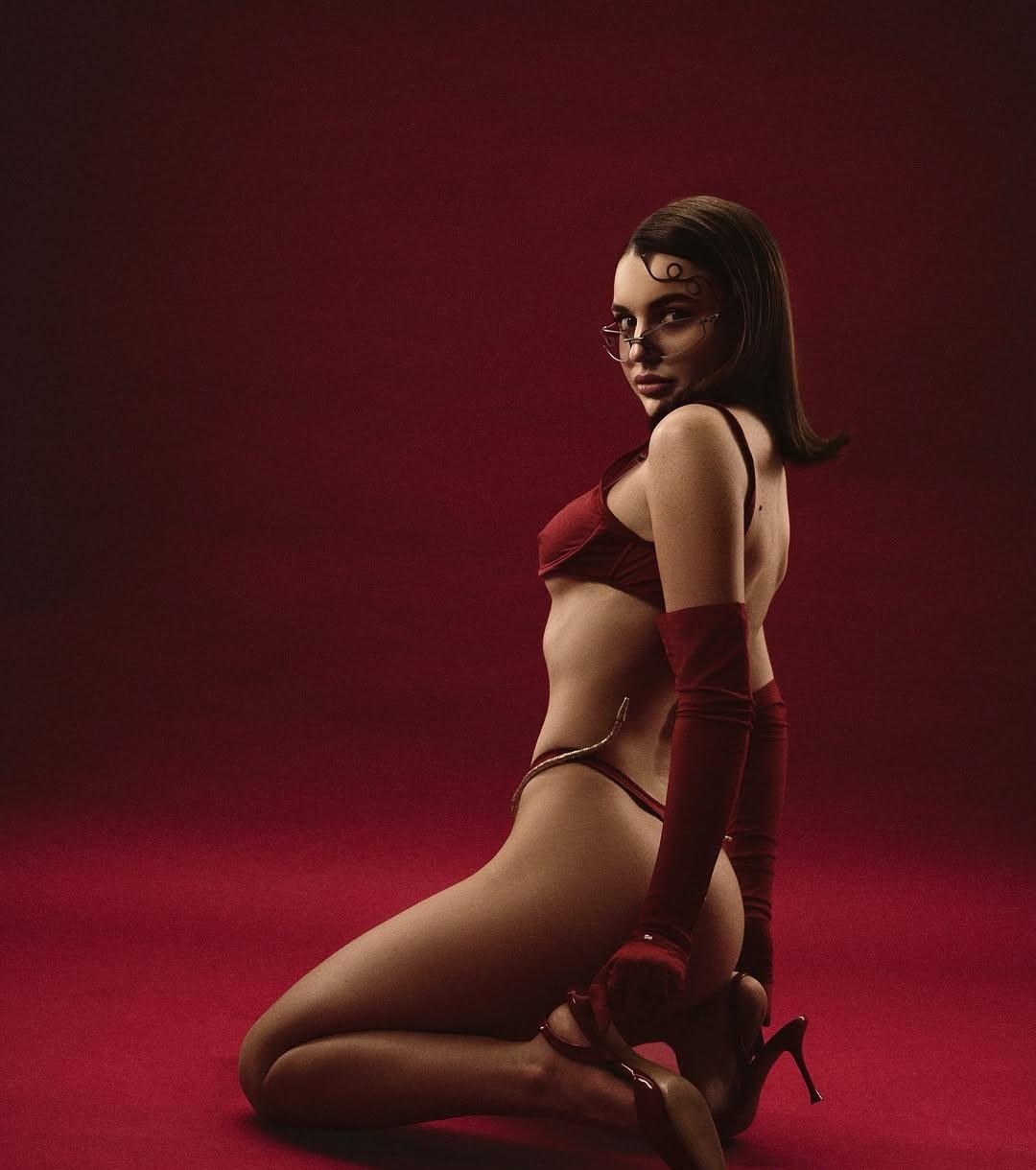 Ярослава привлекательная девушка из Ленинградской цена от 8000 руб